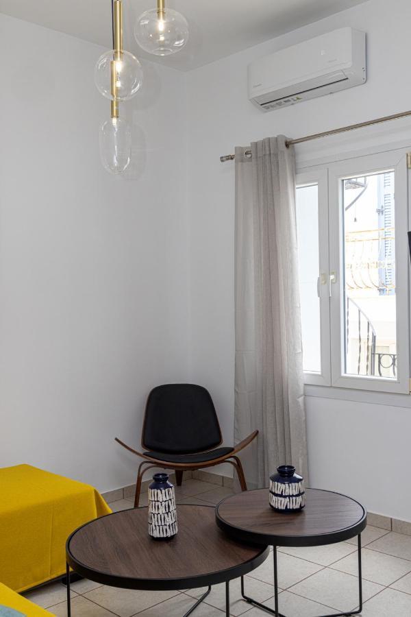 White Holidays Project Downtown Apartment